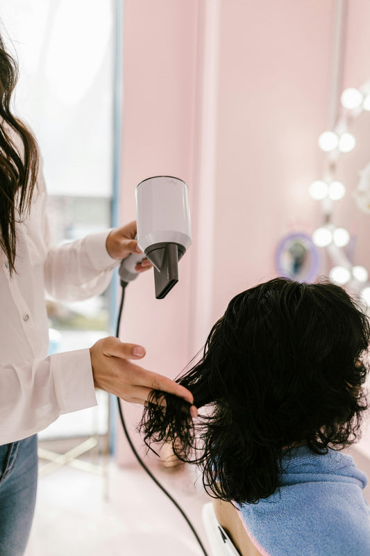 Test du sèche-cheveux professionnel haute performance : notre avis détaillé